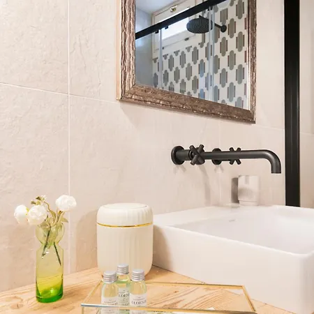 Asilo In 3* Бароло