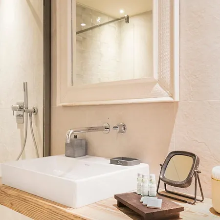 Asilo In ゲストハウス バローロ