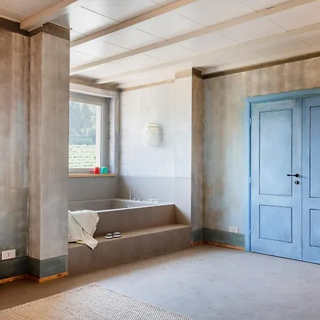 Asilo In 3* バローロ