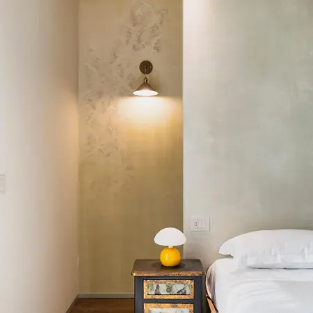 ゲストハウス Asilo In バローロ