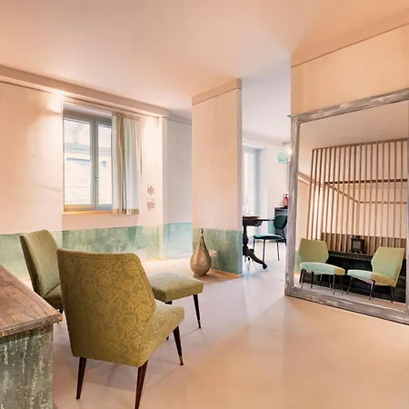 ゲストハウス Asilo In バローロ