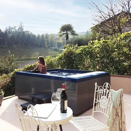 Asilo In ゲストハウス バローロ